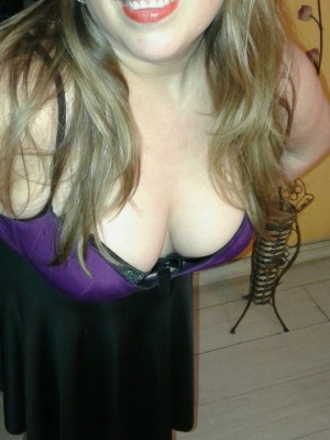 Samanta  Damas de compa&ntilde;ia en Chile, escort o acompa&ntilde;antes femeninas en &Ntilde;u&ntilde;oa |  Samanta rellenita rubia natural rellenita sure&ntildea reci&eacuten llegada a stgo 946830414 , Sure&ntilde;a rubia natural,reci&eacute;n llegada,metro &ntilde;uble 946830414