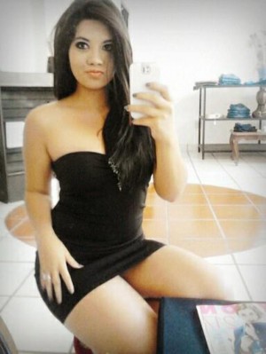 Flor  Damas de compa&ntilde;ia en Chile, escort o acompa&ntilde;antes femeninas en Santiago |  Soy una morena de ojos negros muy guapa y atractivapasional y sin l&iacutemites en el sexo, Qu&eacute;date hechizado con la suavidad de mi piel